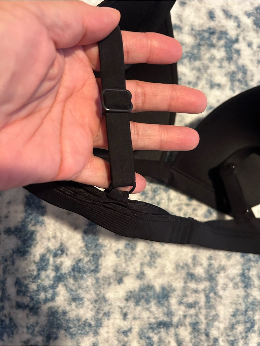 lululemon athletica • Black Wireless Light-Support Bra • 8 - Picture 4 of 8